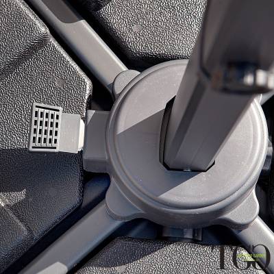 Ombrellone da giardino quadrato inclinabile 3x3 in alluminio RAVELLO